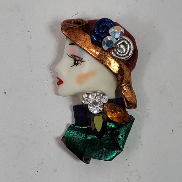 Vintage 1980s Woman Head Brooch Pin 2.5 Inch Total Length Gold Red Hat - Picture 1 of 2